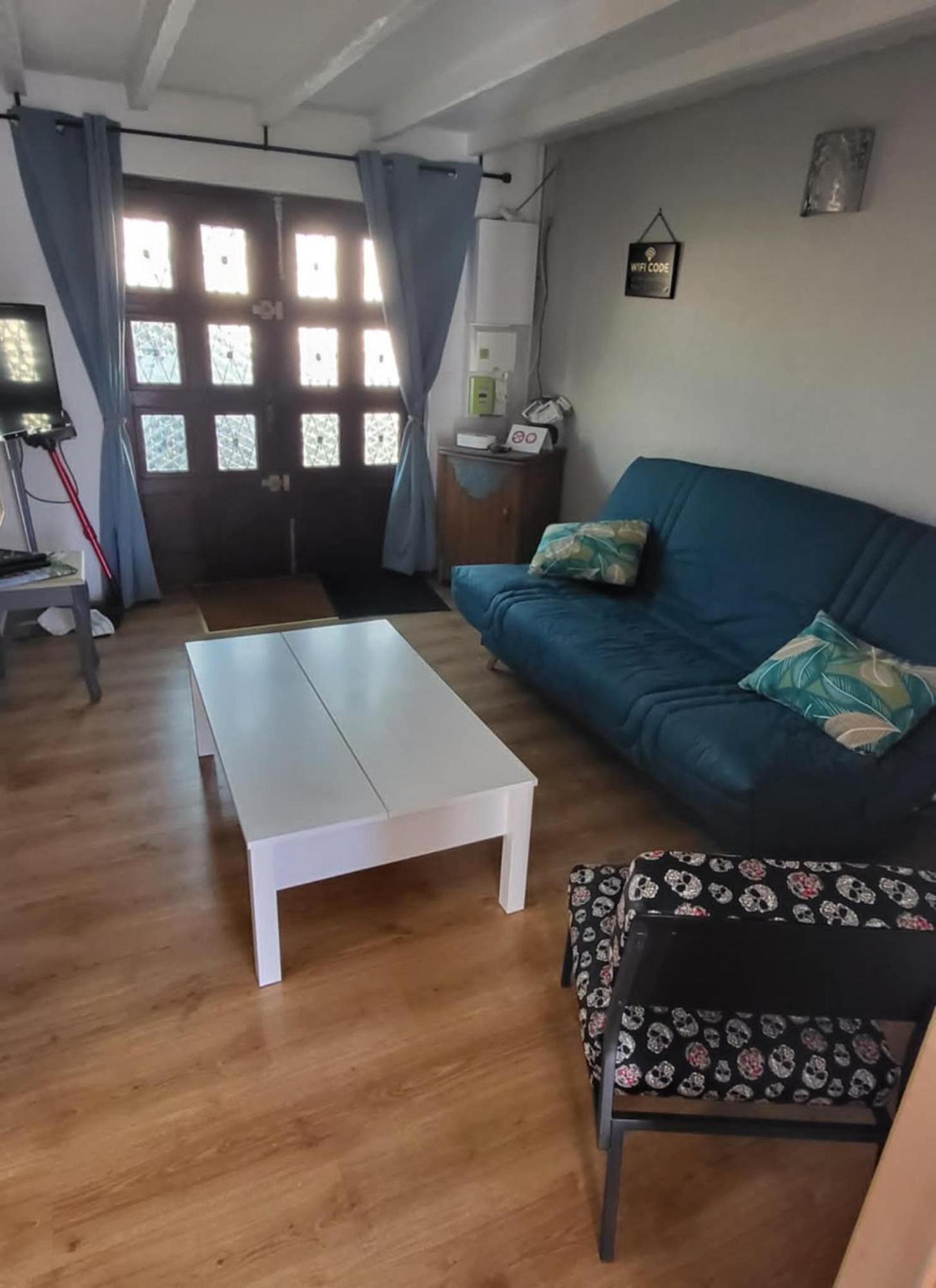 Chez T-e-o Apartment *